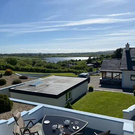 Bed & Breakfast Lakeview Home, Doubleroom Private Bathroom, Self Catering