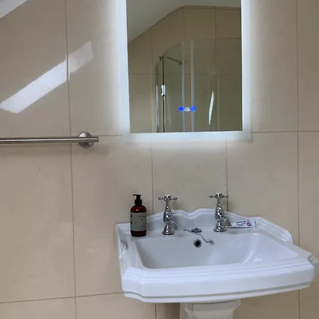 Lakeview Home, Doubleroom Private Bathroom, Self Catering *
