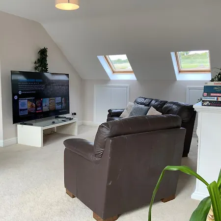 Lakeview Home, Doubleroom Private Bathroom, Self Catering * Castlebar